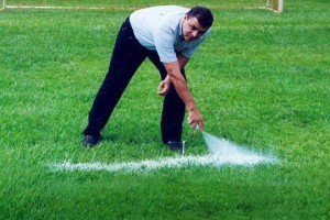 500彩票服务-人墙定位喷雾剂发明者赢官司 国际足联或赔数千万