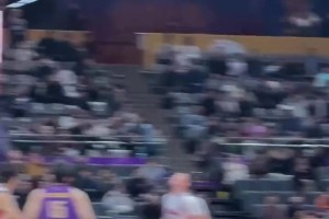 500彩票查询-里勒谈绝杀：我知道这个三分得我投 我相信自己球队也相信我