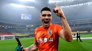 他原本都打算淡出鲁能主力阵容，没想到本赛季还是首发，引发热议